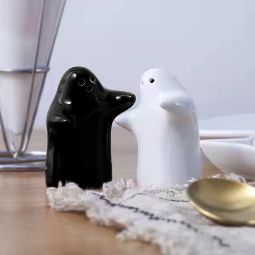 Salt And Pepper Seasoning And Spice Shakers